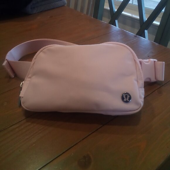 NWOT Lulu Belt Bag (Organza Pink) - Picture 2 of 8
